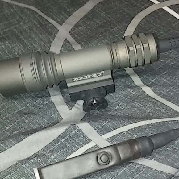 Pentagon Light - Picture 2 of 5